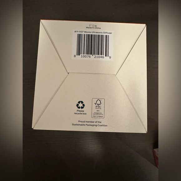 Lifelines Waves Ultrasonic Diffuser with Essential Oil EUC - Picture 9 of 10